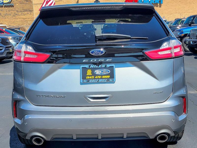 2022 Ford Edge Titanium photo 4
