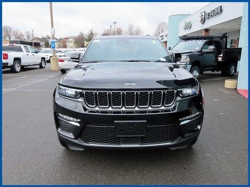 2024 Jeep Grand Cherokee 4xe Base 4xe in a Diamond Black Crystal Pearl Coat exterior color and Global Blackinterior. Papas Jeep Ram In New Britain, CT 860-356-0523 papasjeepram.com 