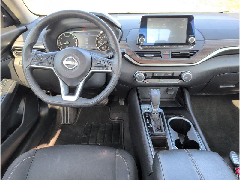 Used 2024 Nissan Altima 2.5 SVImage 21