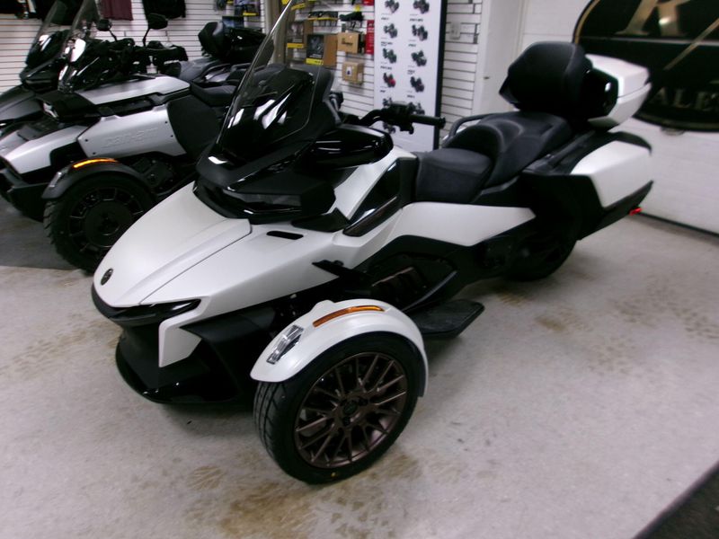 NEW 2026 CAN-AM SPYDER RT SEATOSKY Image 6