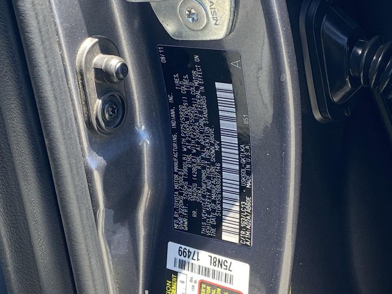 Used 2011 Toyota Sequoia LtdImage 32