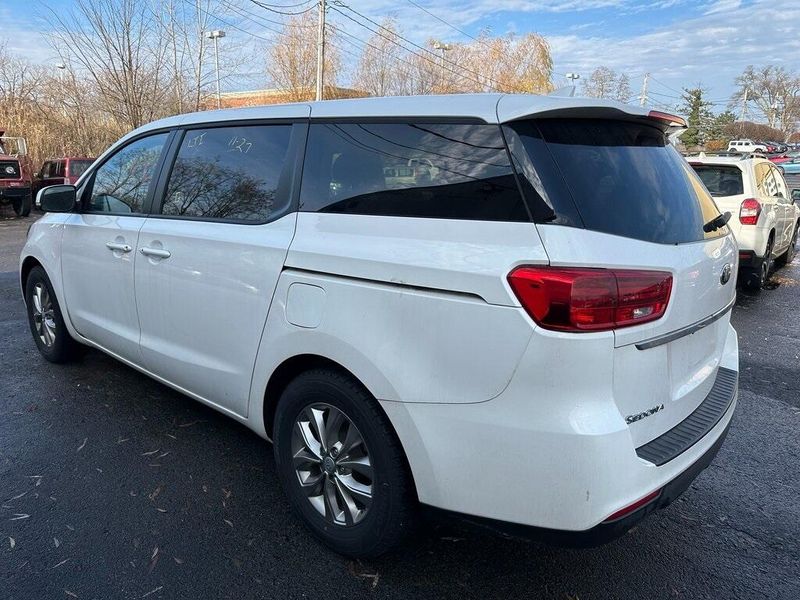 2020 Kia Sedona LXImage 13