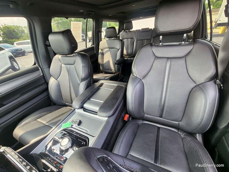 2024 Jeep Wagoneer Series II CarbideImage 25