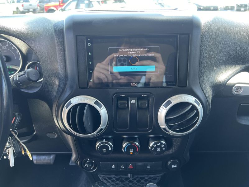 Used 2018 Jeep Wrangler JK SaharaImage 14