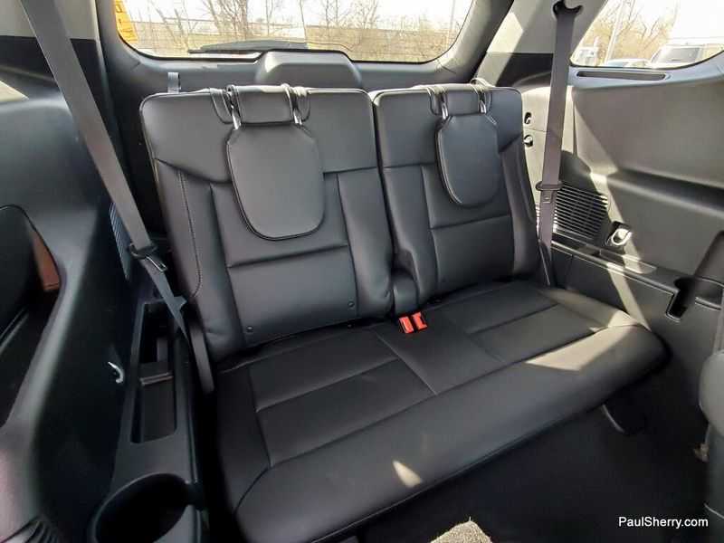 Used 2024 Ford Explorer XLT