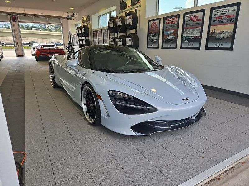 Used 2018 McLaren 720S BaseImage 2