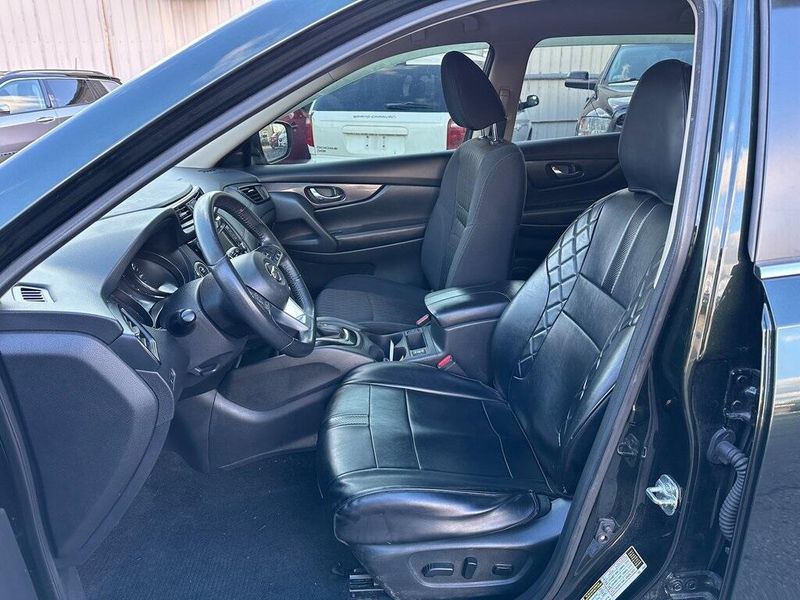 2020 Nissan Rogue SVImage 16