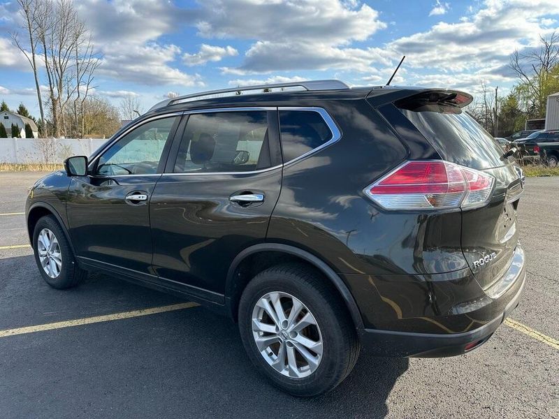 2016 Nissan Rogue SVImage 15