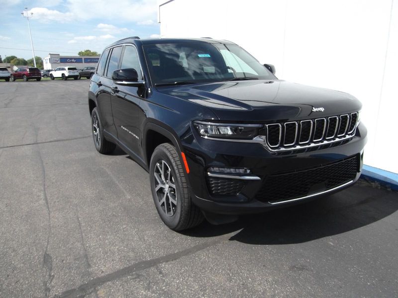 2025 Jeep Grand Cherokee Limited photo 4