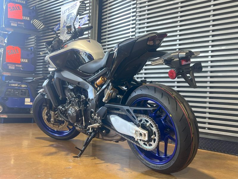 2025 Yamaha MT-09 SP Image 6