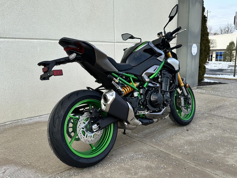 2025 Kawasaki Z900 SE ABSImage 3