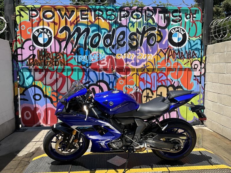 New 2025 Yamaha YZF-R7 Image 9