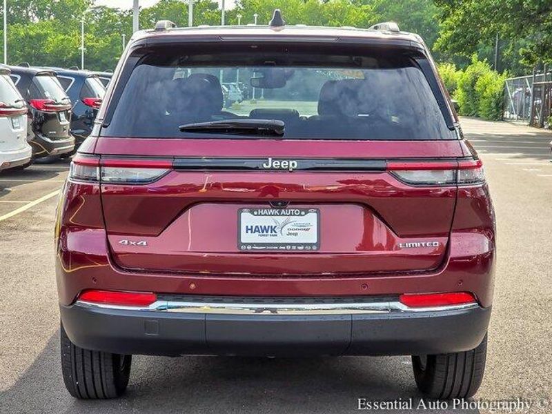 2022 Jeep Grand Cherokee Limited photo 3
