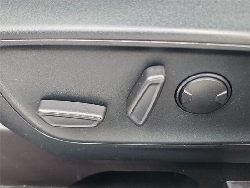 2020 Ford Escape SEImage 36