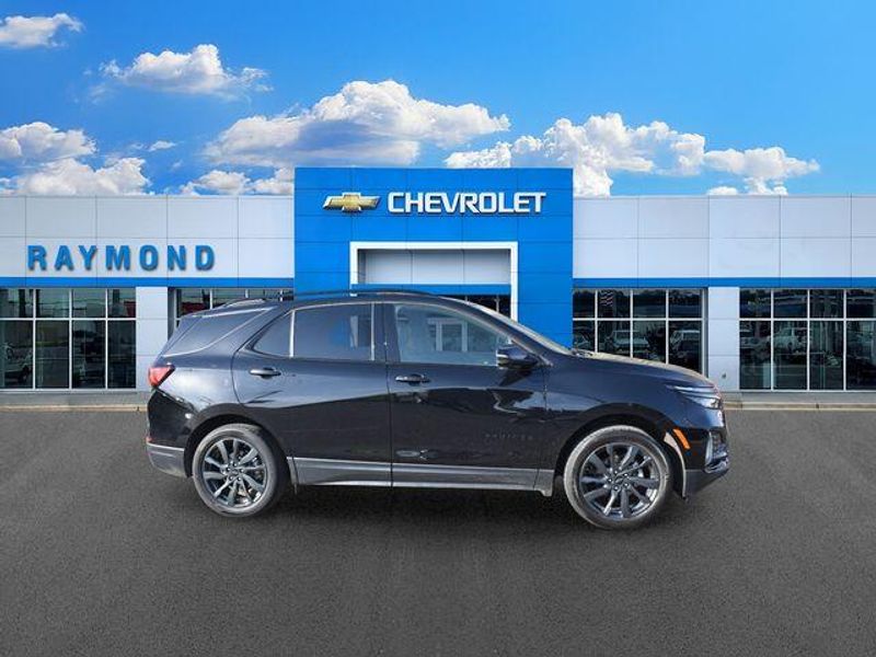 Used 2023 Chevrolet Equinox RSImage 2