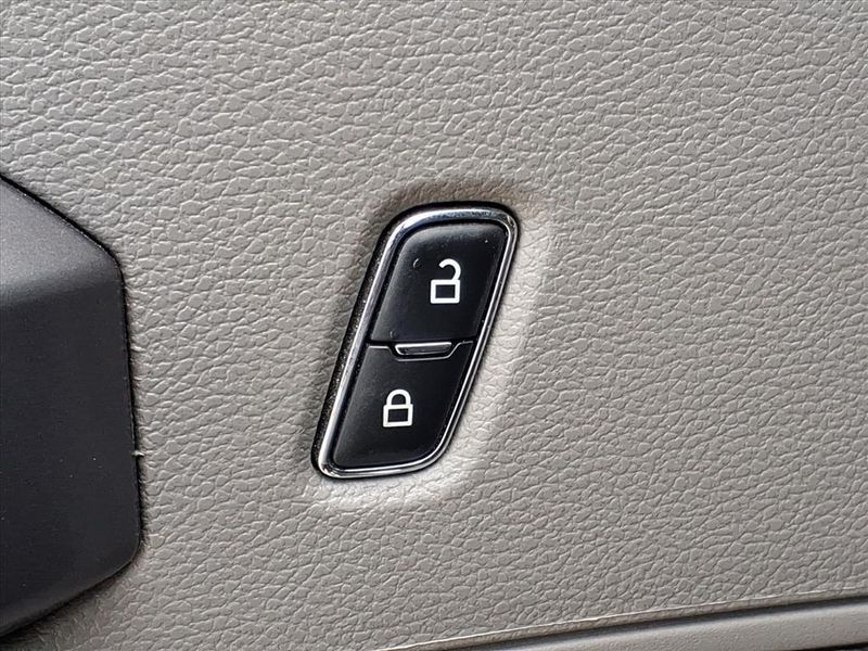 Used 2021 Ford F-250 XLTImage 19