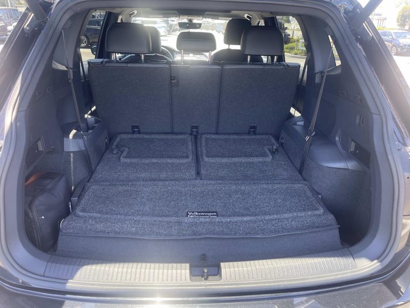 Used 2018 Volkswagen Tiguan 2.0T SEL FWD