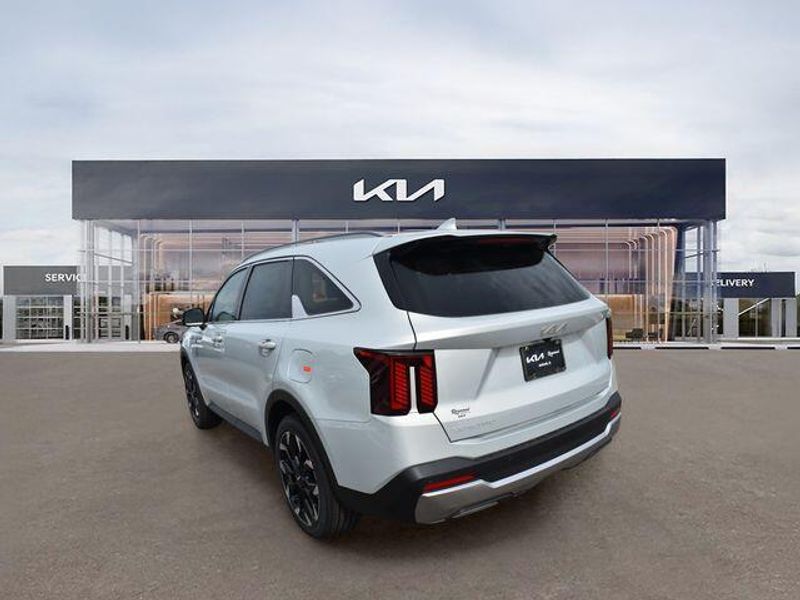 New 2026 Kia Sorento SXImage 6