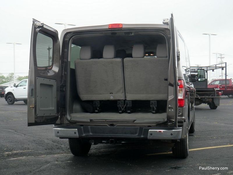 2017 Nissan NV Passenger NV3500 HD SVImage 29