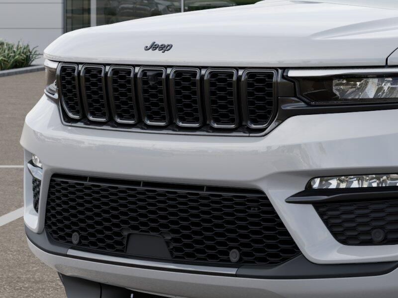 New 2025 Jeep Grand Cherokee Limited 4x2Image 41