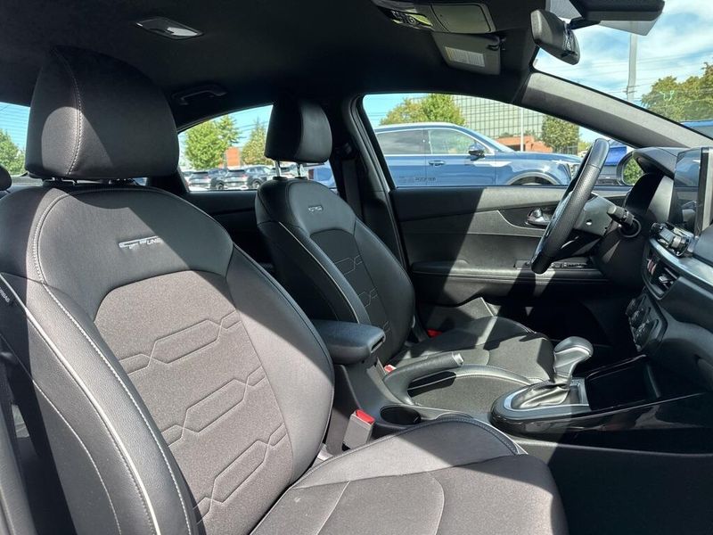 2021 Kia Forte GT-Line photo 15