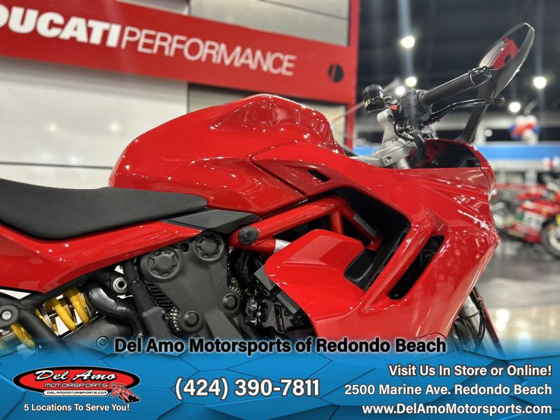 2024 Ducati SUPERSPORT 950 Image 15