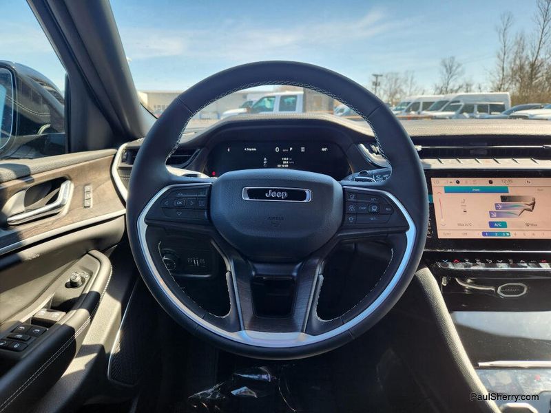 New 2026 Jeep Grand Cherokee L Limited 4x4