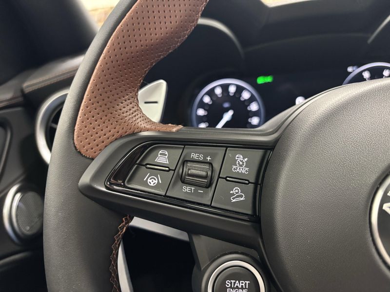 New 2025 Alfa Romeo Stelvio Intensa AwdImage 25