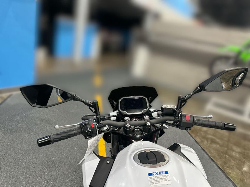 New 2026 Kawasaki Z500 SE ABS Image 15