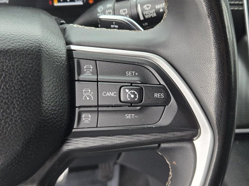 Used 2024 Jeep Grand Cherokee L Laredo X 4x2