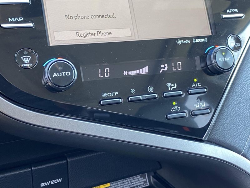 2020 Toyota Camry SEImage 22
