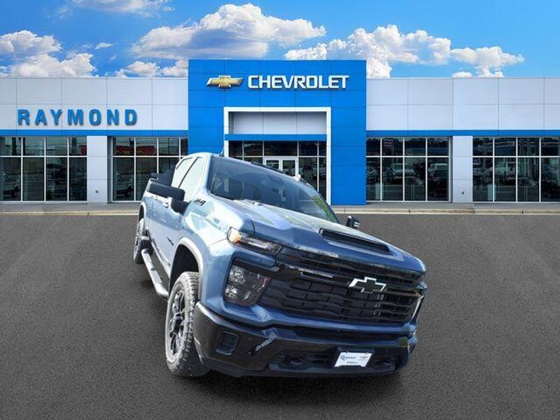 New 2026 Chevrolet Silverado 2500HD CustomImage 10