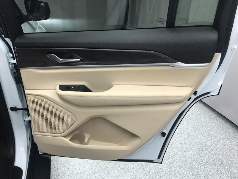 Used 2025 Jeep Grand Cherokee L LimitedImage 14