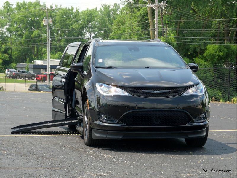 2019 Chrysler Pacifica Touring L Plus SImage 7