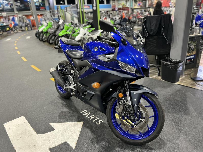 Used 2023 Yamaha YZF-R3 ABS Image 1
