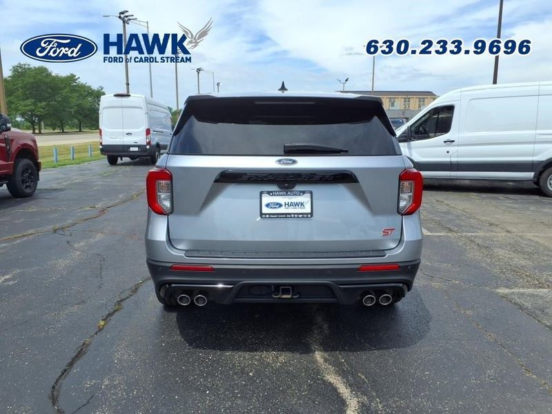 2022 Ford Explorer ST photo 6