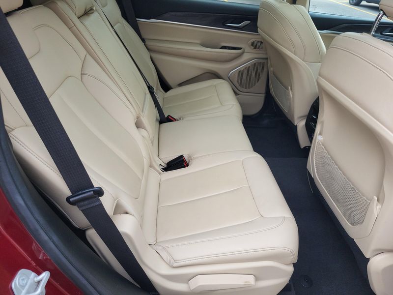 Used 2021 Jeep Grand Cherokee L LimitedImage 16