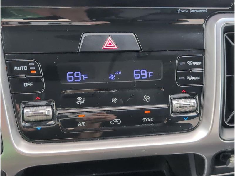 Used 2023 Kia Sorento SImage 16