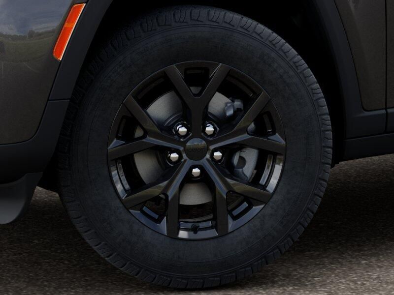 New 2026 Jeep Grand Cherokee Laredo Altitude 4x4