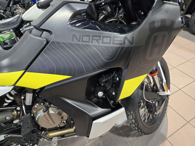 2022 HUSQVARNA NORDEN 901 Image 10