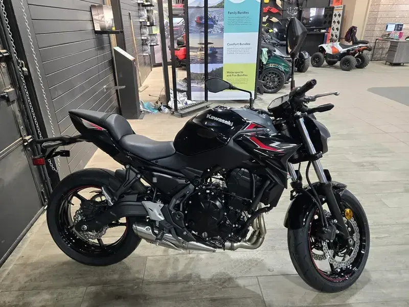 NEW 2025 KAWASAKI Z650 Image 2
