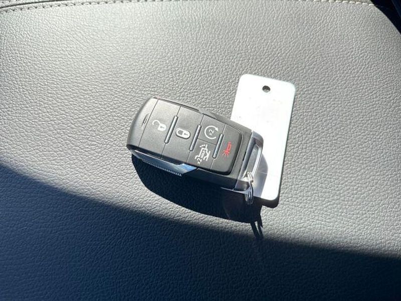 2026 RAM 1500 Big Horn Crew Cab 4x4 5'7' Box