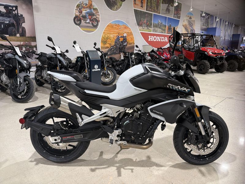 New 2026 CFMOTO 800NK Image 19