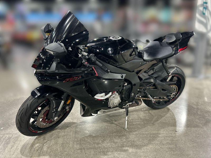 Used 2015 Yamaha YZF-R1 Image 19