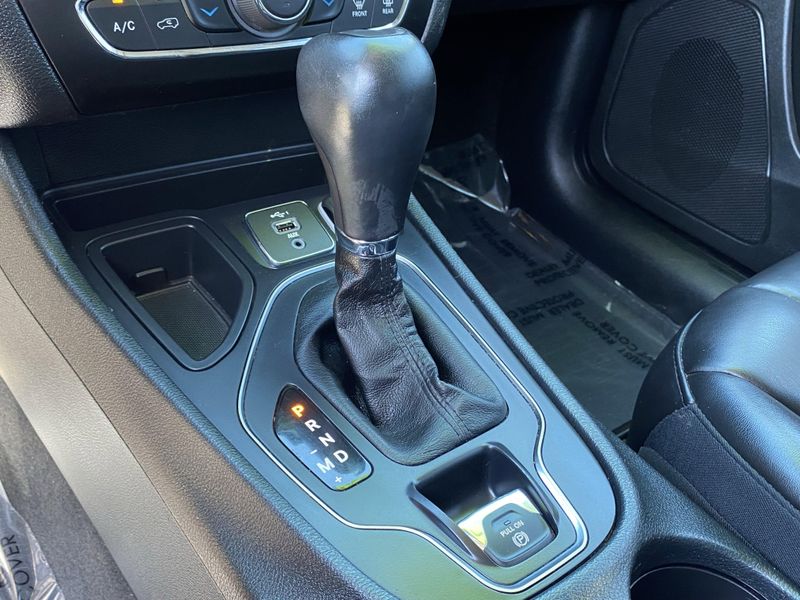Used 2019 Jeep Cherokee Latitude PlusImage 23
