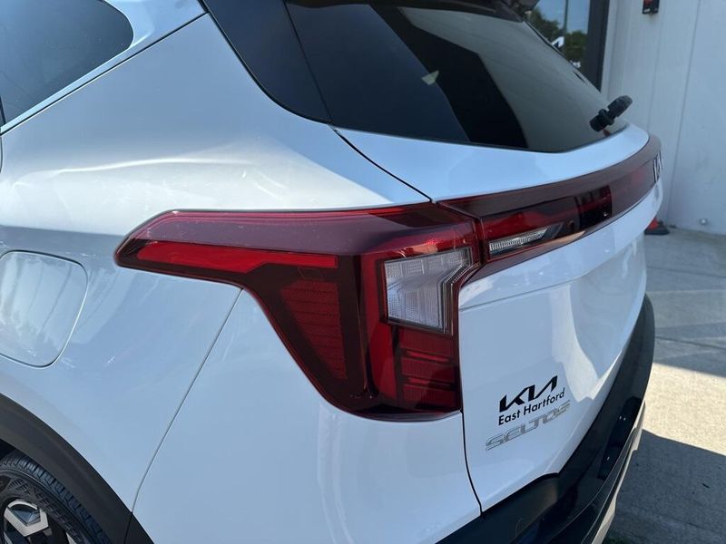 Used 2024 Kia Seltos SXImage 9