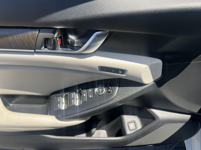 2019 Honda Accord Hybrid TouringImage 6