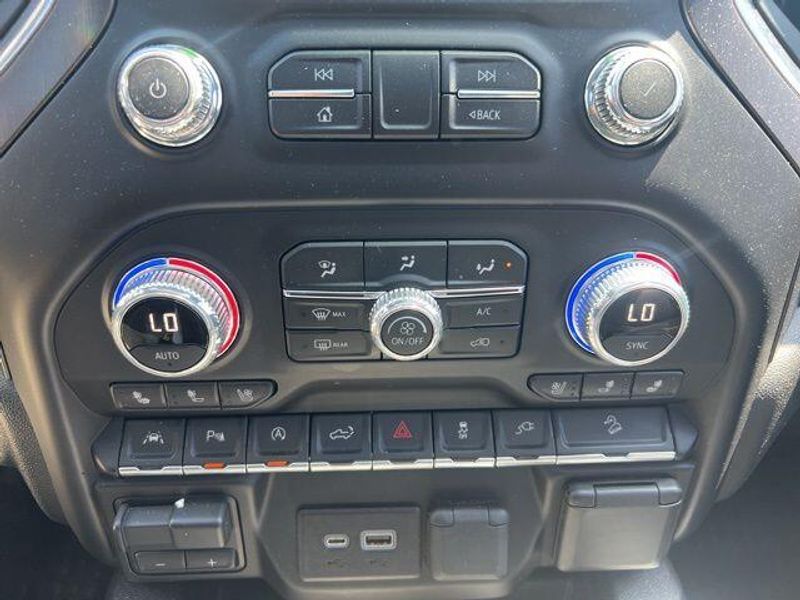 2020 GMC Sierra 1500 AT4Image 23