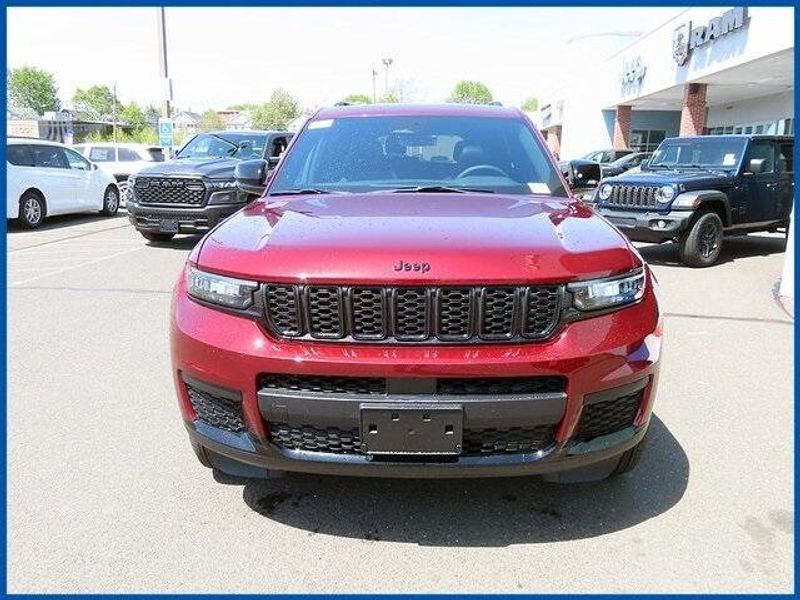 2025 Jeep Grand Cherokee AltitudeImage 3