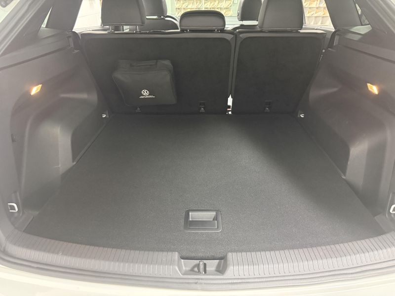 Used 2023 Volkswagen Atlas Cross Sport V6 SEL Premium R-Line AWD w/Sunroof & NavImage 14